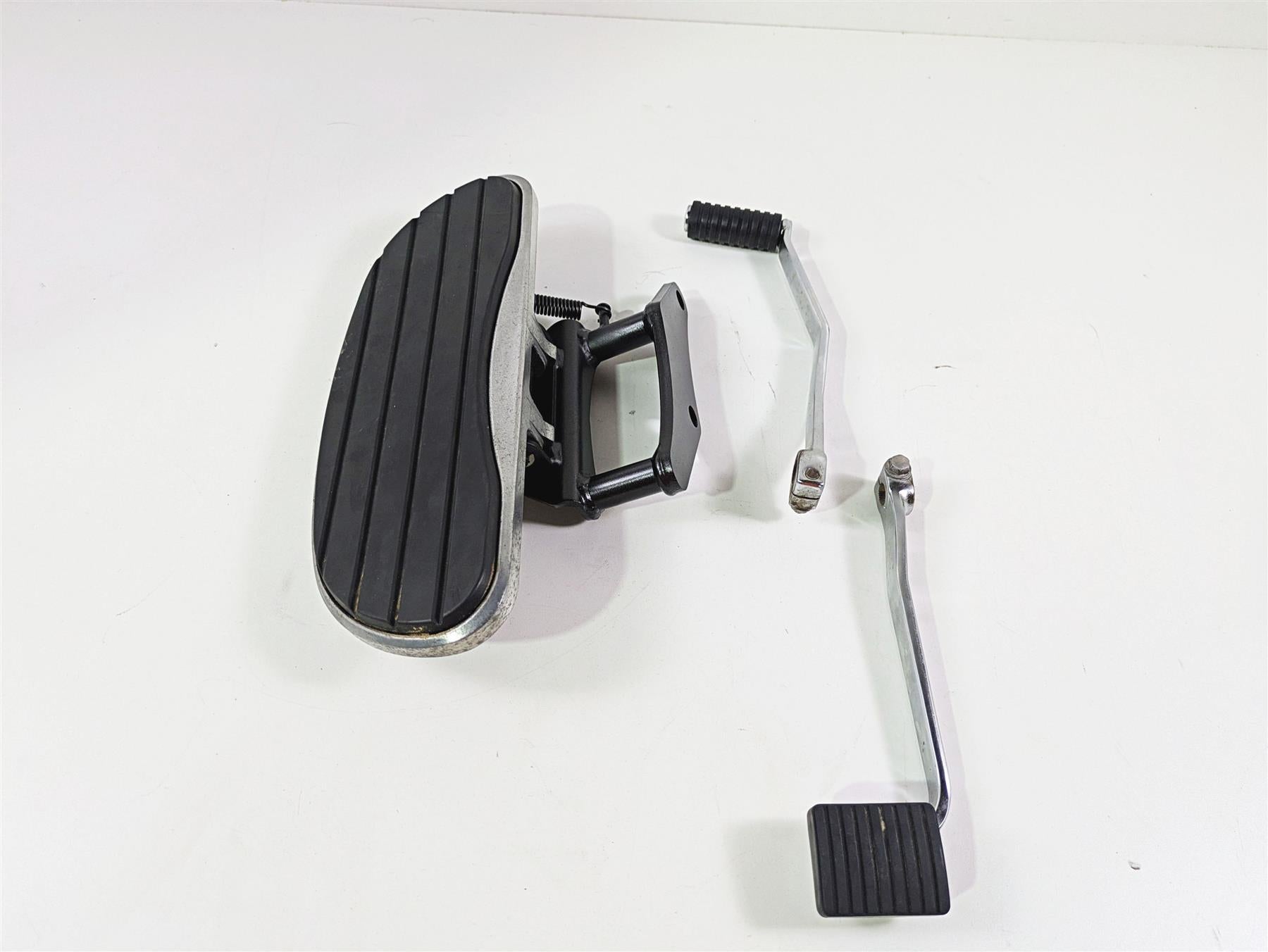 2008 Kawasaki VN1600 Vulcan Nomad Front Left Floorboard & Shifter Set 34003-0061