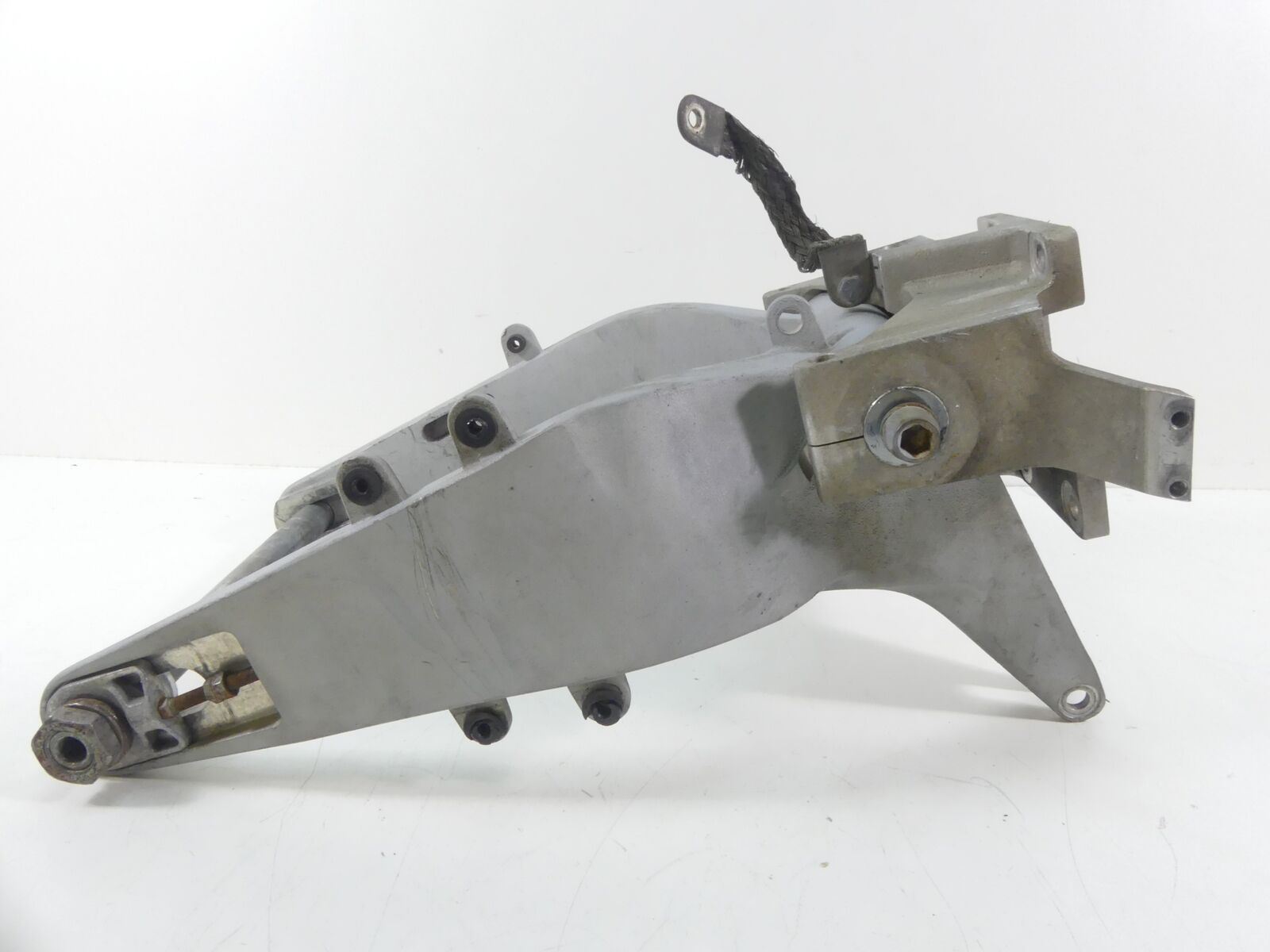 1999 Buell X1 Lightning Swingarm Rear Swing Arm Suspension + Motor Mount K0100. {{ shop.shopifyCountryName }} - Mototech271