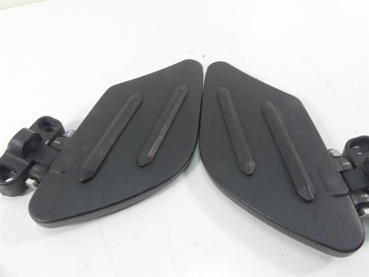 2015 Victory Cross Country Tour Rear Passenger Floorboard Set 5137338 5137339 {{ shop.shopifyCountryName }} - Mototech271
