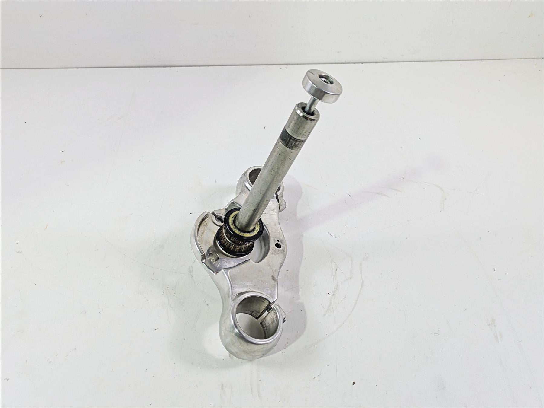 2020 Harley Softail FXST Standard Lower Triple Tree Steering Clamp 45900299 {{ shop.shopifyCountryName }} - Mototech271