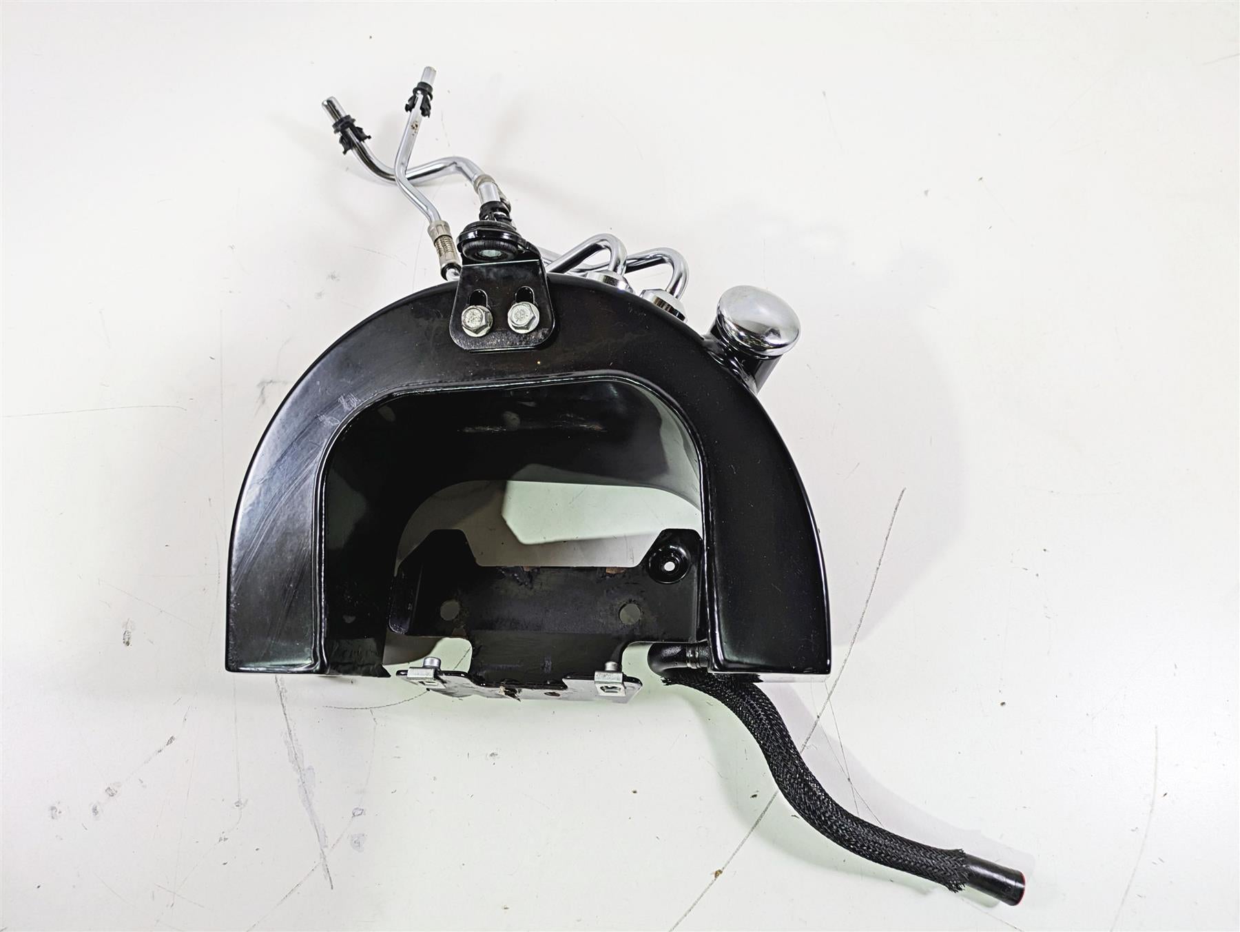 2017 Harley FLS Softail Slim Oil Tank Reservoir + Hoses Lines Set 62492-01A {{ shop.shopifyCountryName }} - Mototech271