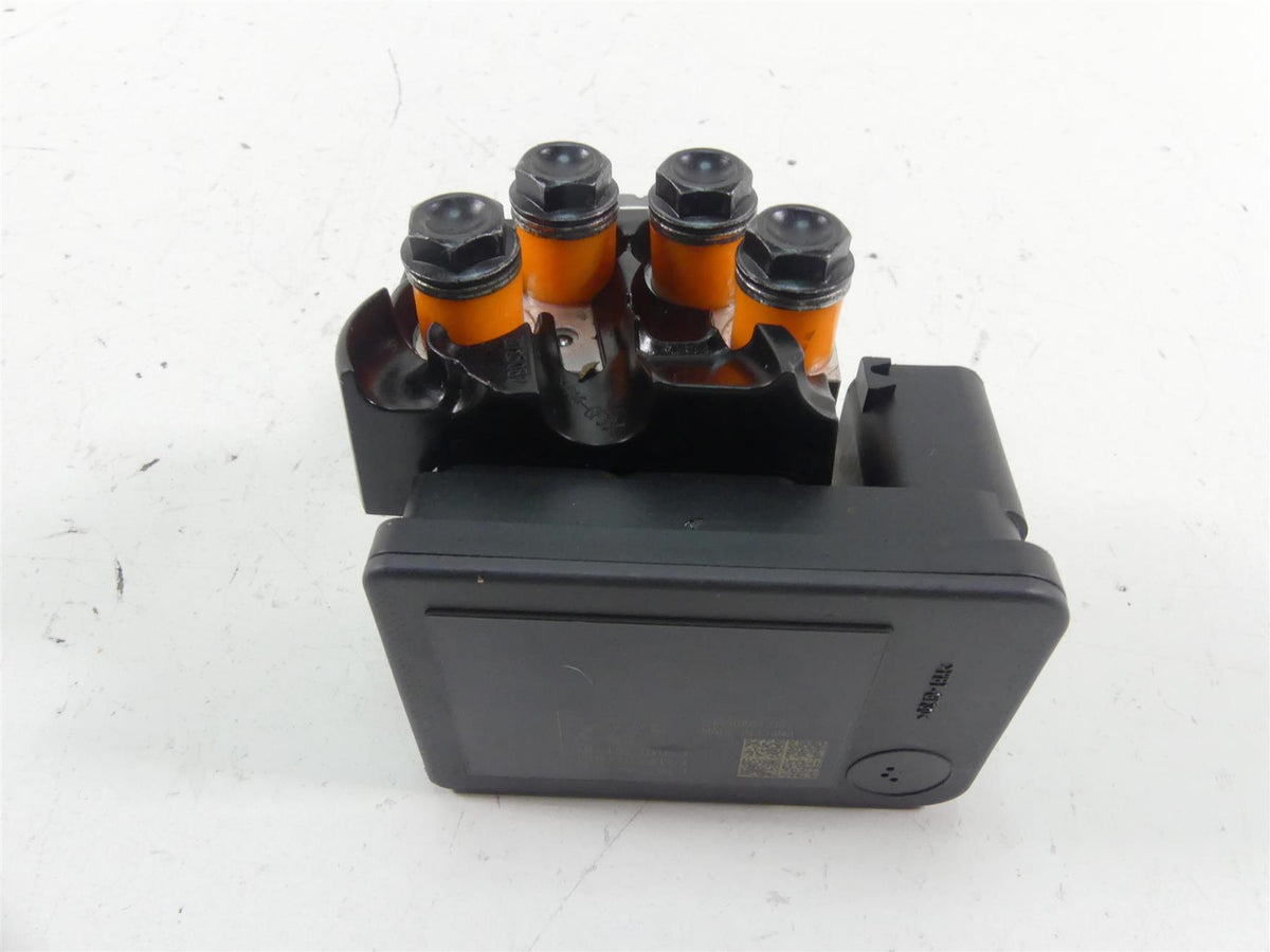 2017 Triumph Thruxton 1200 R Abs Brake Pump Module Unit T2021931 {{ shop.shopifyCountryName }} - Mototech271