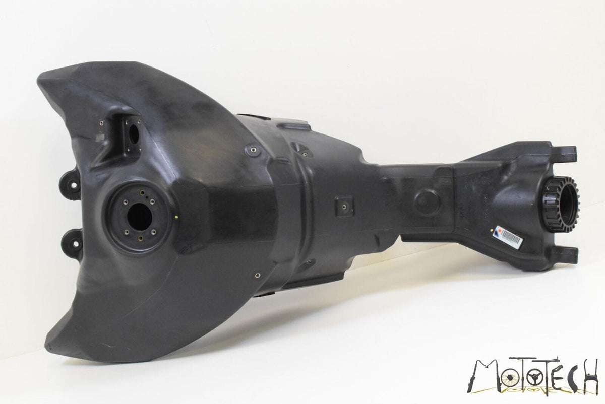 2016 Aprilia CAPONORD 1200 RALLY Fuel Gas Petrol Tank Reservoir B045320 {{ shop.shopifyCountryName }} - Mototech271