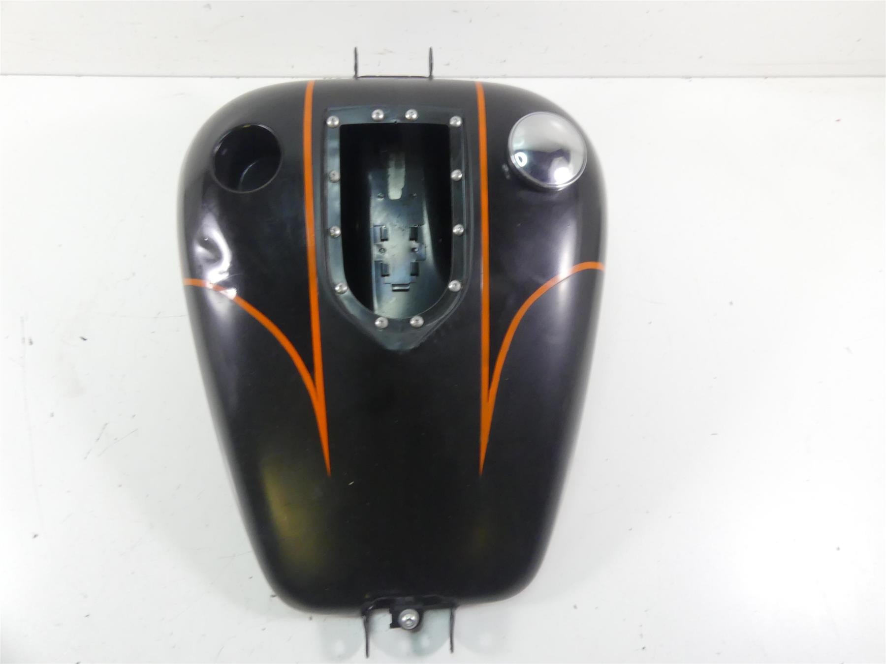 2015 Harley FXDF Dyna Fat Bob Fuel Gas Petrol Tank Reservoir - Read 61000705 {{ shop.shopifyCountryName }} - Mototech271
