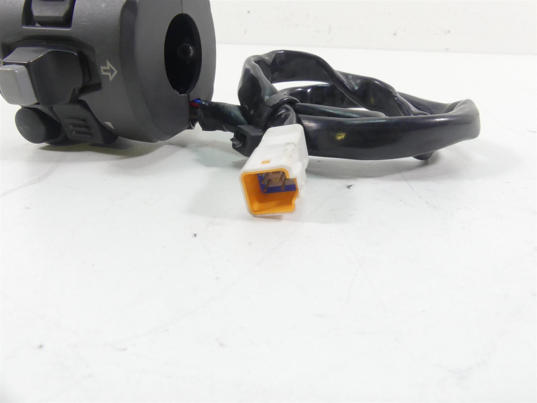 2014 Ducati Hypermotard 821 SP Left Hand Turn Signal Control Switch 65110141A {{ shop.shopifyCountryName }} - Mototech271
