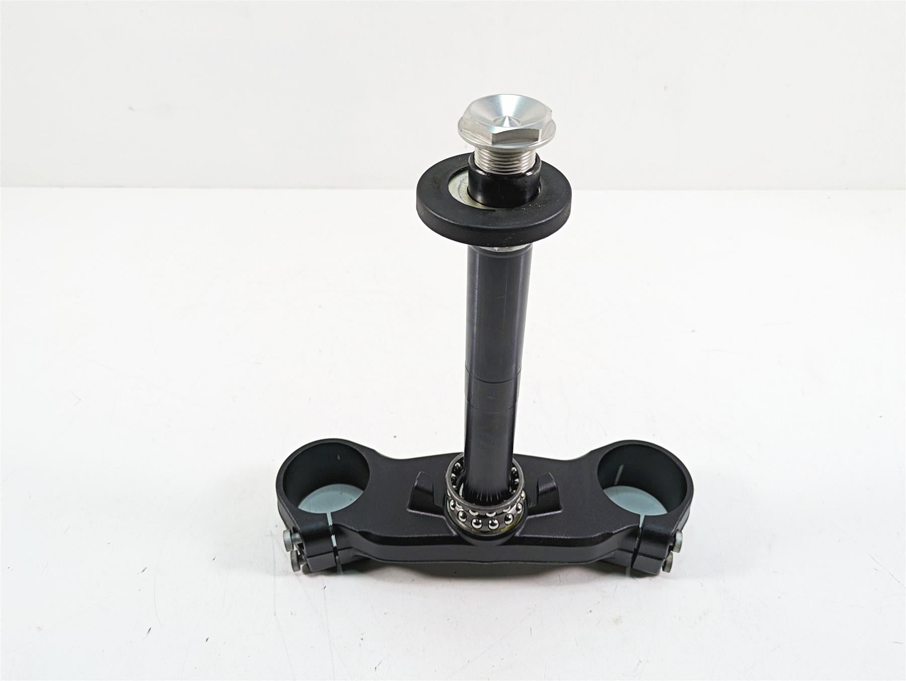 2018 KTM 1090 Adventure R Lower Triple Tree Steering Clamp 6040103203233S {{ shop.shopifyCountryName }} - Mototech271