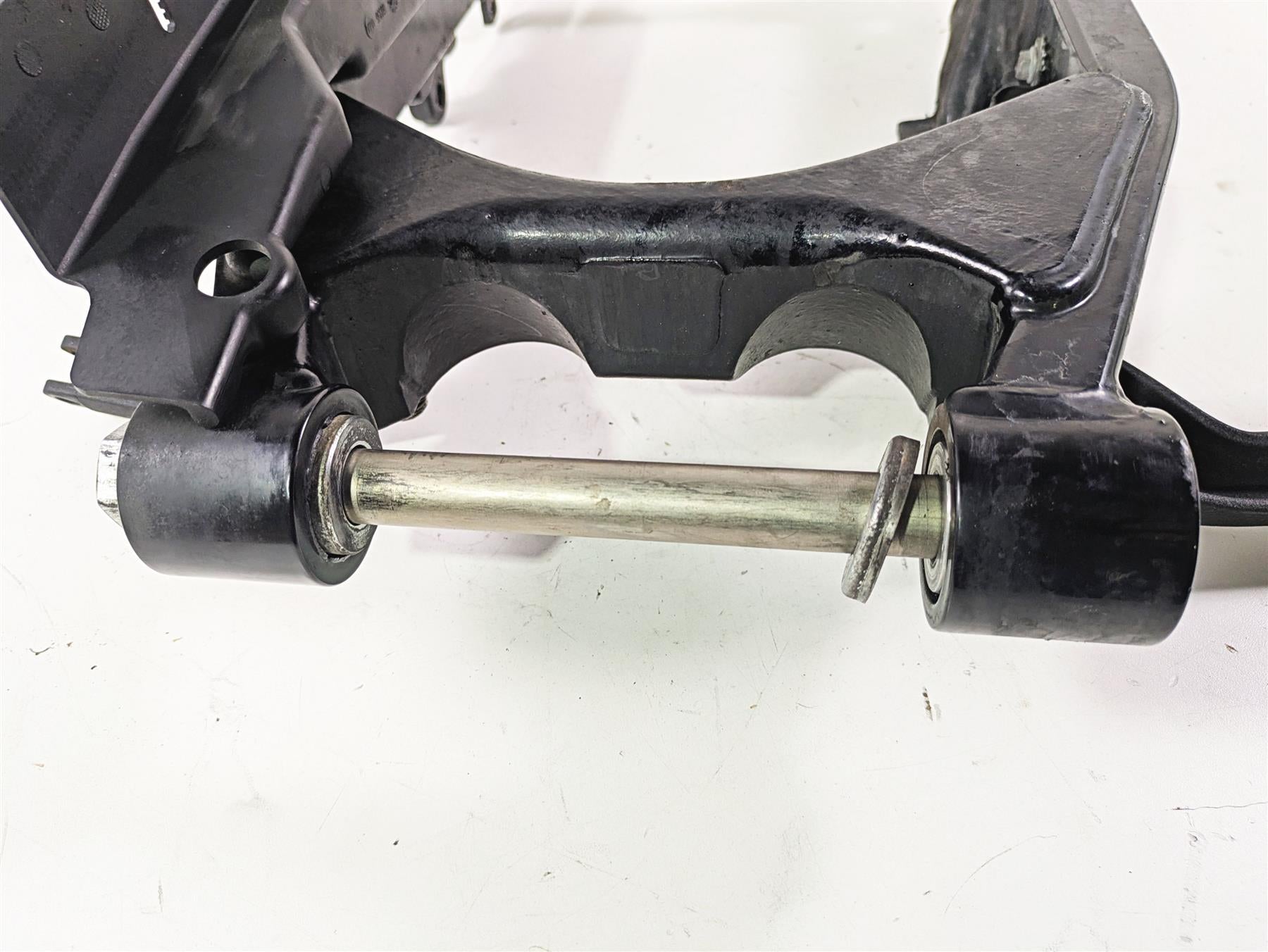 2016 Harley FXDWG Dyna Wide Glide Rear Swingarm & Rear Footpeg Mounts 47820-10 {{ shop.shopifyCountryName }} - Mototech271