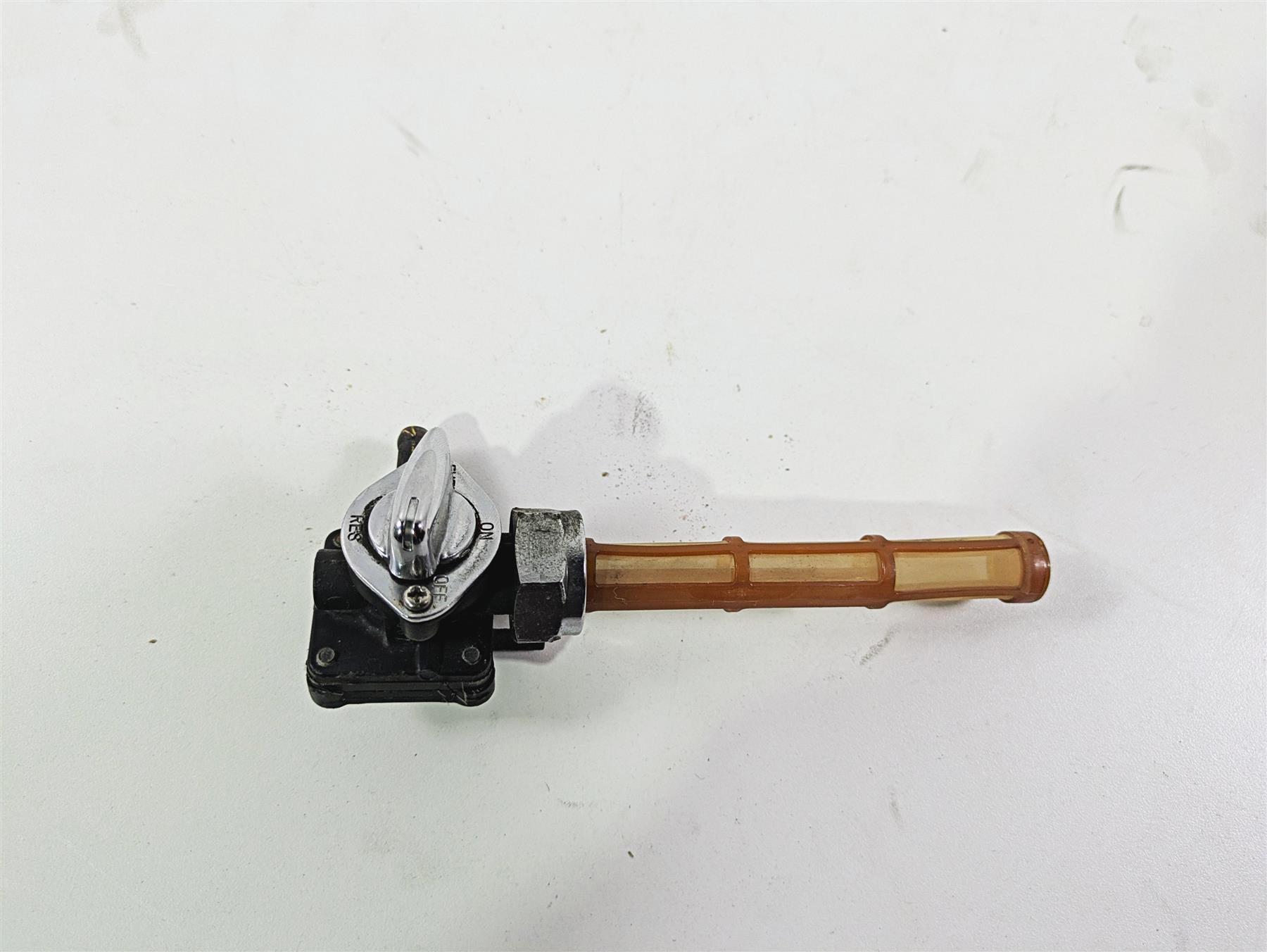 2005 Harley Touring FLHRI Road King Fuel Gas Petrol Valve Petcock 61338-02 {{ shop.shopifyCountryName }} - Mototech271