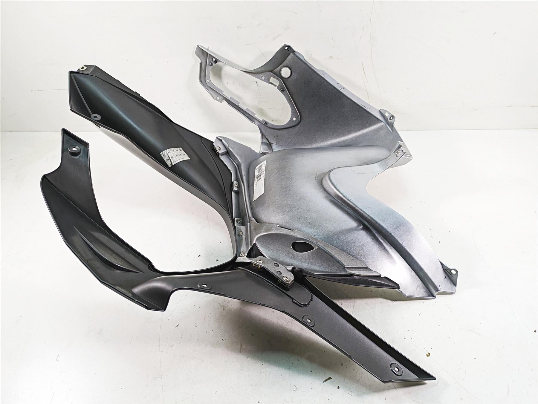 2007 BMW R1200RT K26 Main Right Tank Fairing Cover 46637681056 46637681050 {{ shop.shopifyCountryName }} - Mototech271