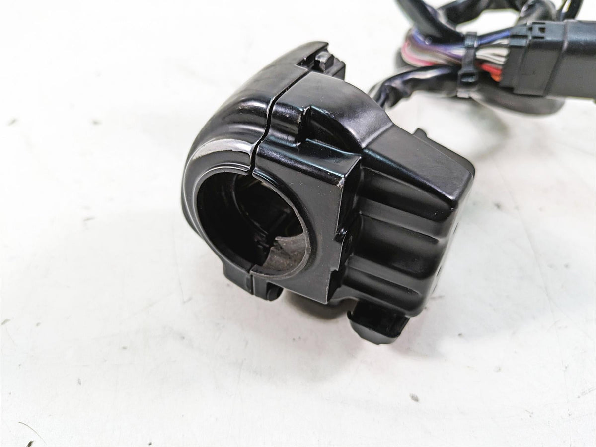 2008 Harley FLHTCU Electra Glide Right Hand Cruise Control Switch 71684-06A {{ shop.shopifyCountryName }} - Mototech271
