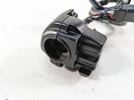 2008 Harley FLHTCU Electra Glide Right Hand Cruise Control Switch 71684-06A {{ shop.shopifyCountryName }} - Mototech271