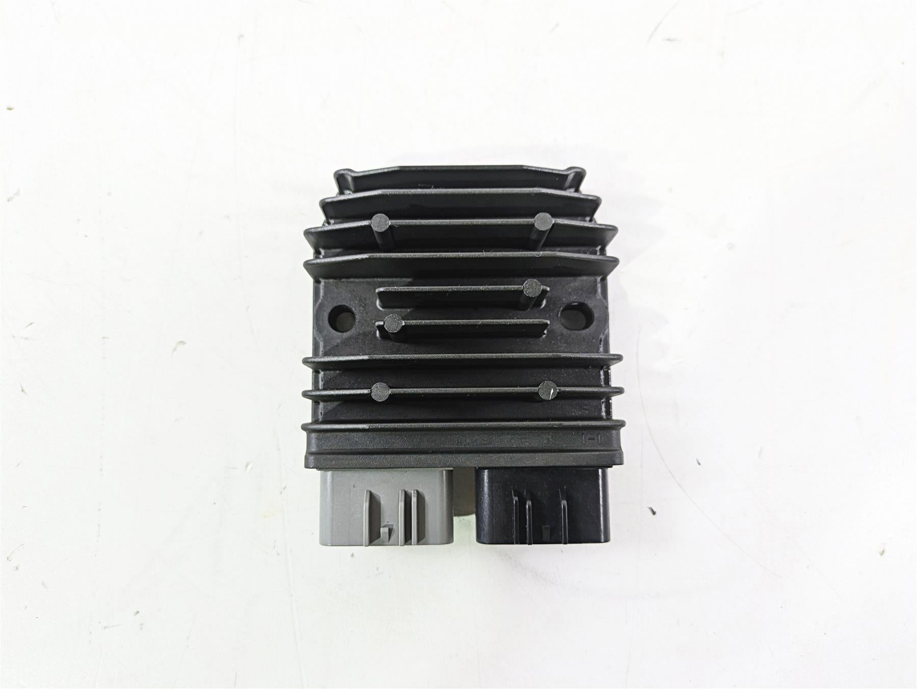 2018 Ducati Hypermotard 939 SP Rectifier Voltage Regulator 54040321A SH821AA {{ shop.shopifyCountryName }} - Mototech271