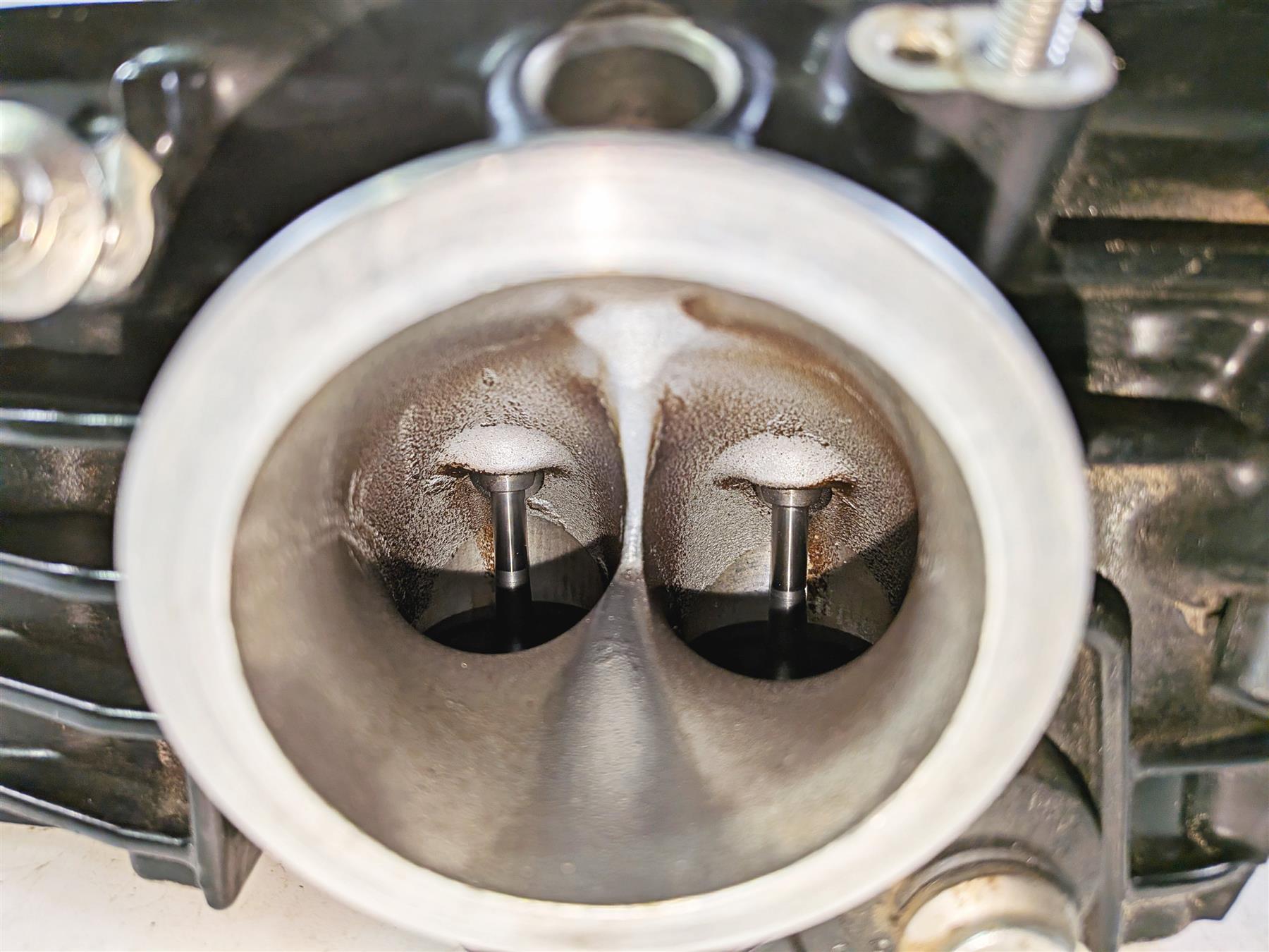 2019 BMW R1250GS K50 Right Cylinder Head Cylinderhead Cam Shaft 7K 11128393757 {{ shop.shopifyCountryName }} - Mototech271