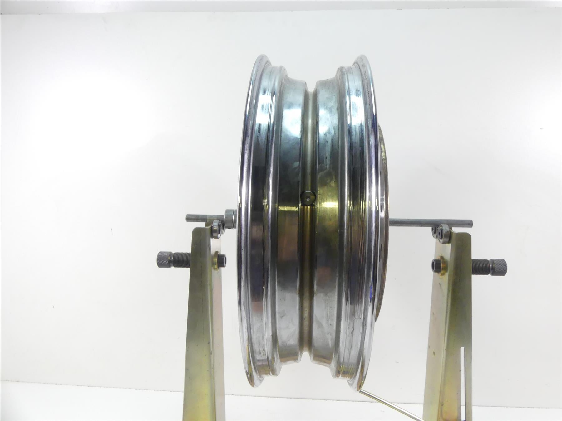 2007 Harley Touring FLHR SE CVO Road King Rear Chrome Wheel 17x4.5 42082-07 {{ shop.shopifyCountryName }} - Mototech271