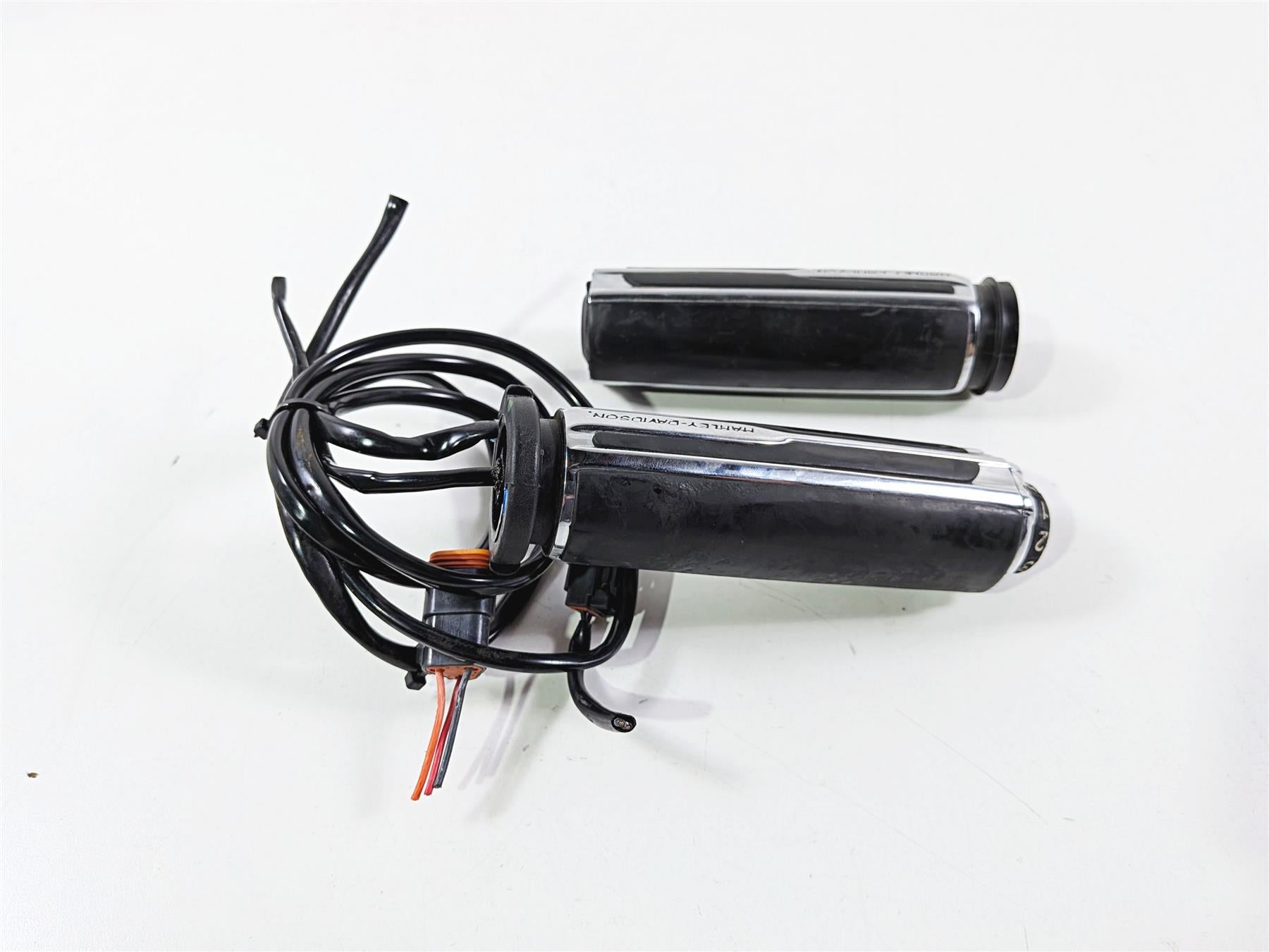2011 Harley Touring FLHTCU CVO Electra Glide Heated Hand Grip Set -Read 55911-09-Mototech271