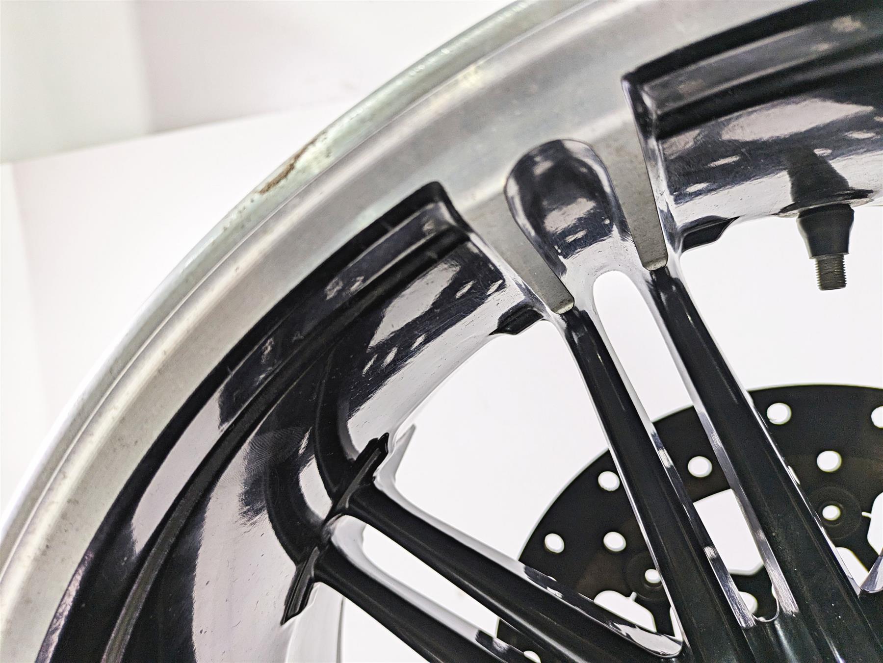 2018 Harley FXBR Softail Breakout Straight 18x8 Rear Wheel 10 Spoke 40900447 {{ shop.shopifyCountryName }} - Mototech271