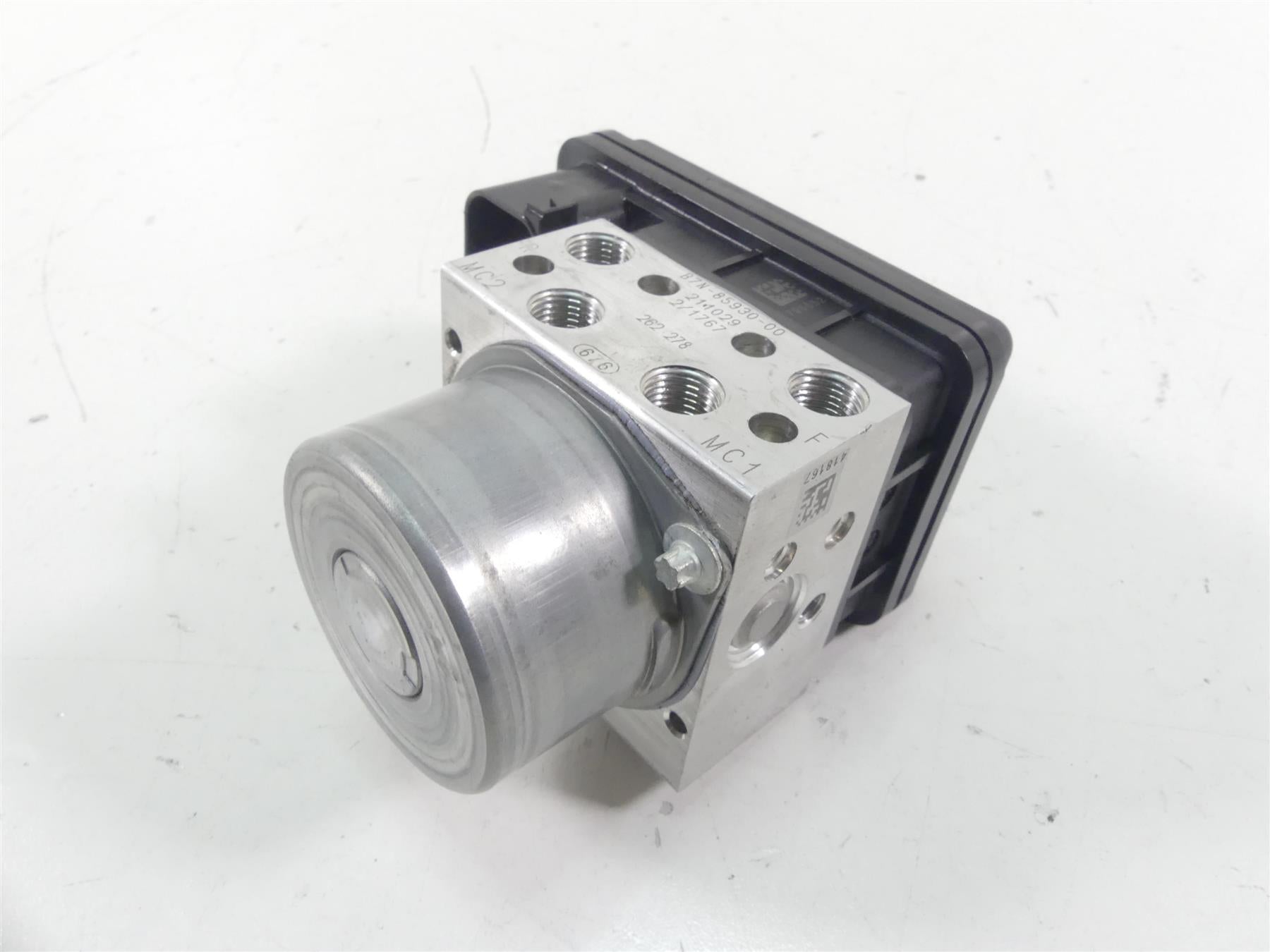 2022 Yamaha MT09 FZ09 Abs Brake Pump Pressure Module B7N-85930-09-00 {{ shop.shopifyCountryName }} - Mototech271