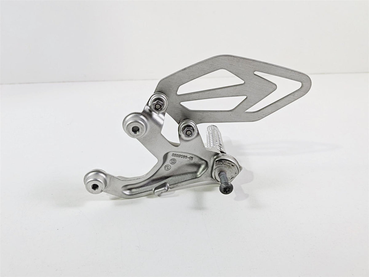 2017 BMW S1000RR K46 Right Rider Driver Foot Peg Rest & Heal Guard 46717728308 {{ shop.shopifyCountryName }} - Mototech271