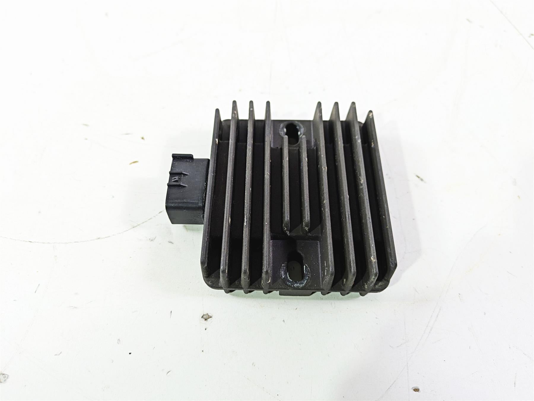 2020 Yamaha Waverunner VX1050 Deluxe Rectifier Voltage Regulator 6D3-81960-00-00 {{ shop.shopifyCountryName }} - Mototech271