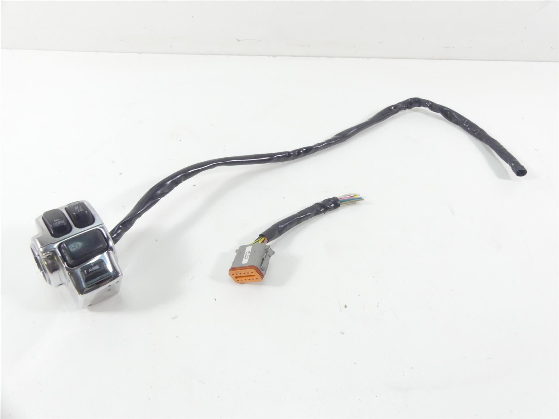 2004 Harley FLHTC SE CVO Electra Glide Left Hand Chrome Control Switch 71682-06 {{ shop.shopifyCountryName }} - Mototech271