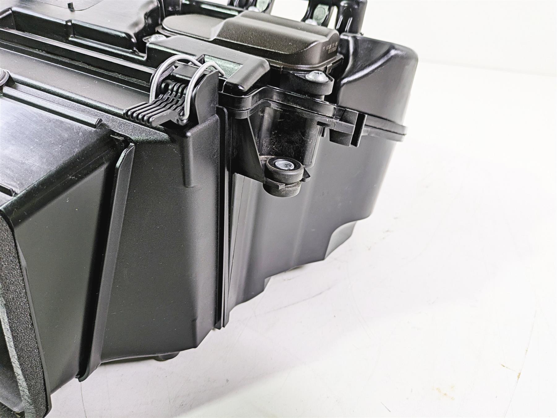 2016 BMW S1000RR K46 Airbox Intake & Injector Set 13718561315 {{ shop.shopifyCountryName }} - Mototech271