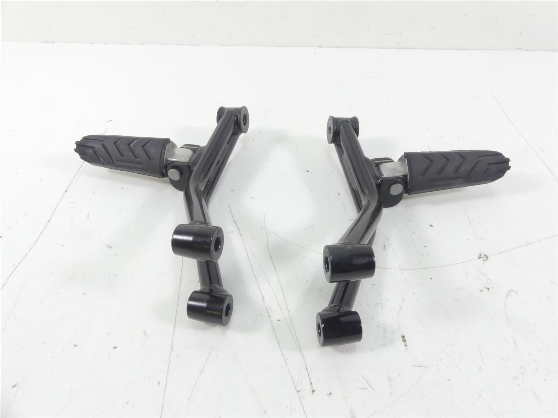 2016 Moto Guzzi V7 II Special 750 Rear Passenger Footpeg Set 2B000349 2B000348 {{ shop.shopifyCountryName }} - Mototech271