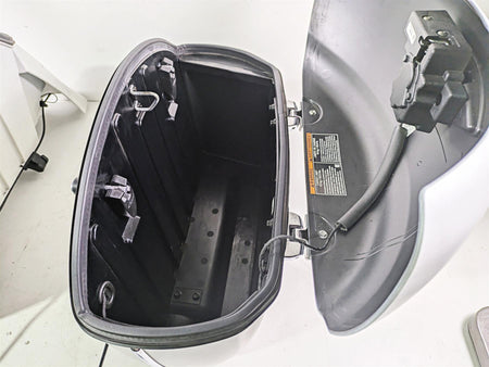 2018 Indian Chieftain Limited Left Saddlebag Saddle Bag Set 5451493 5451494 {{ shop.shopifyCountryName }} - Mototech271