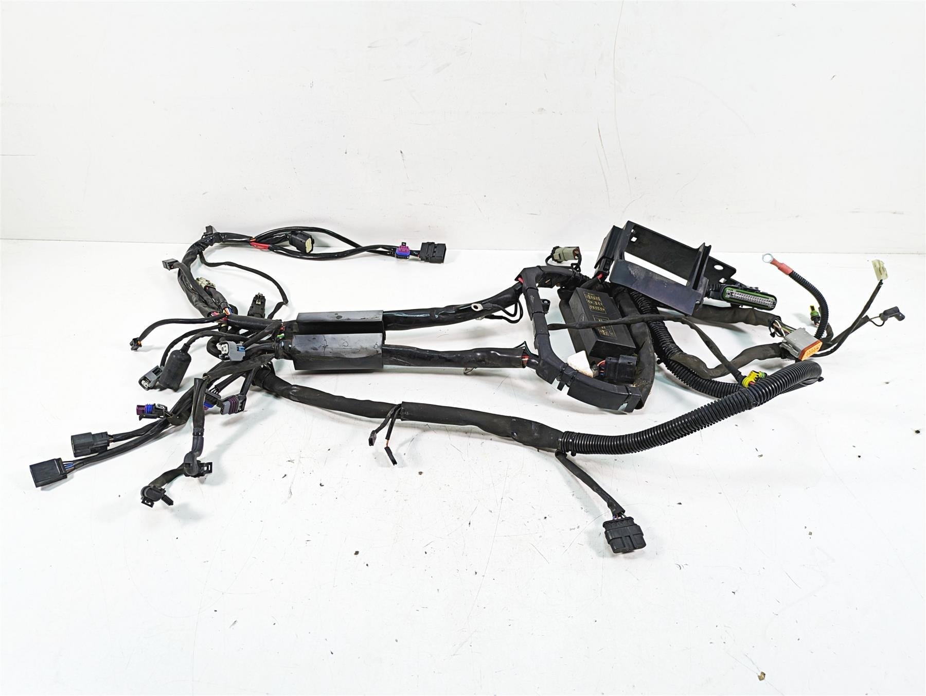 2009 Harley FXCWC Softail Rocker C Main Wiring Harness Loom - No Cut 70452-08 {{ shop.shopifyCountryName }} - Mototech271