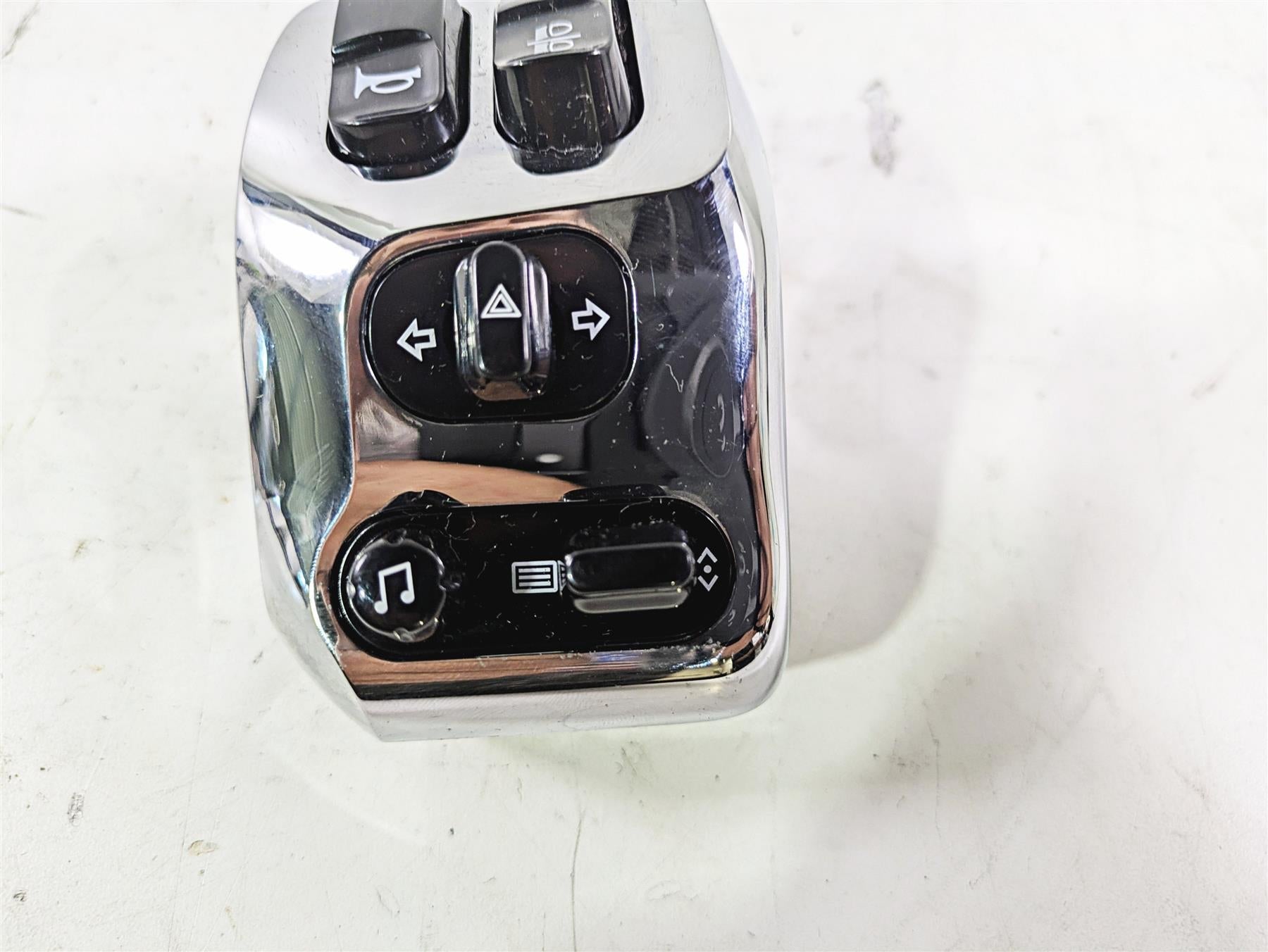 2018 Indian Chieftain Limited Chrome Left Hand Control Switch 4016912 4018465 {{ shop.shopifyCountryName }} - Mototech271