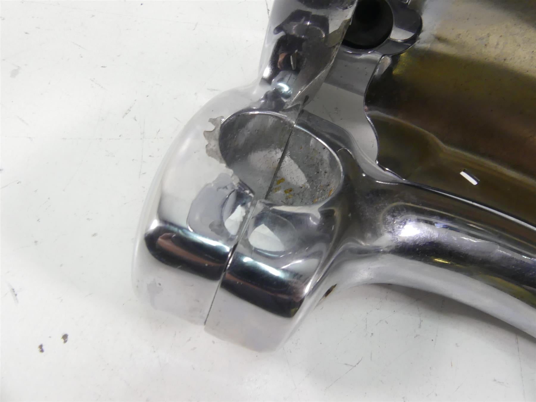 2004 Harley Softail FXSTD SE CVO Deuce Handlebar Riser Tachometer Assy 69074-04A {{ shop.shopifyCountryName }} - Mototech271