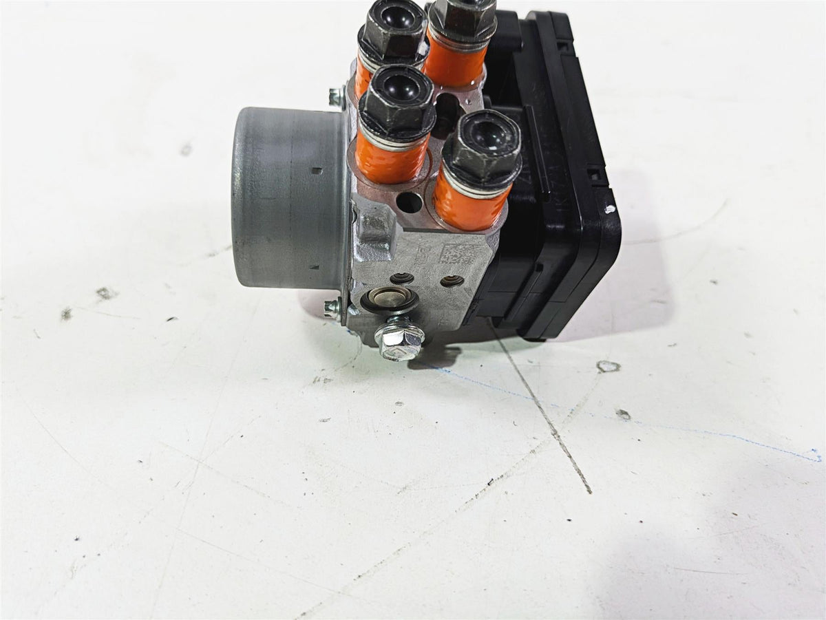 2022 Kawasaki ZR900RS Cafe Abs Brake Pump Unit Pressure Module 16082-0831 {{ shop.shopifyCountryName }} - Mototech271