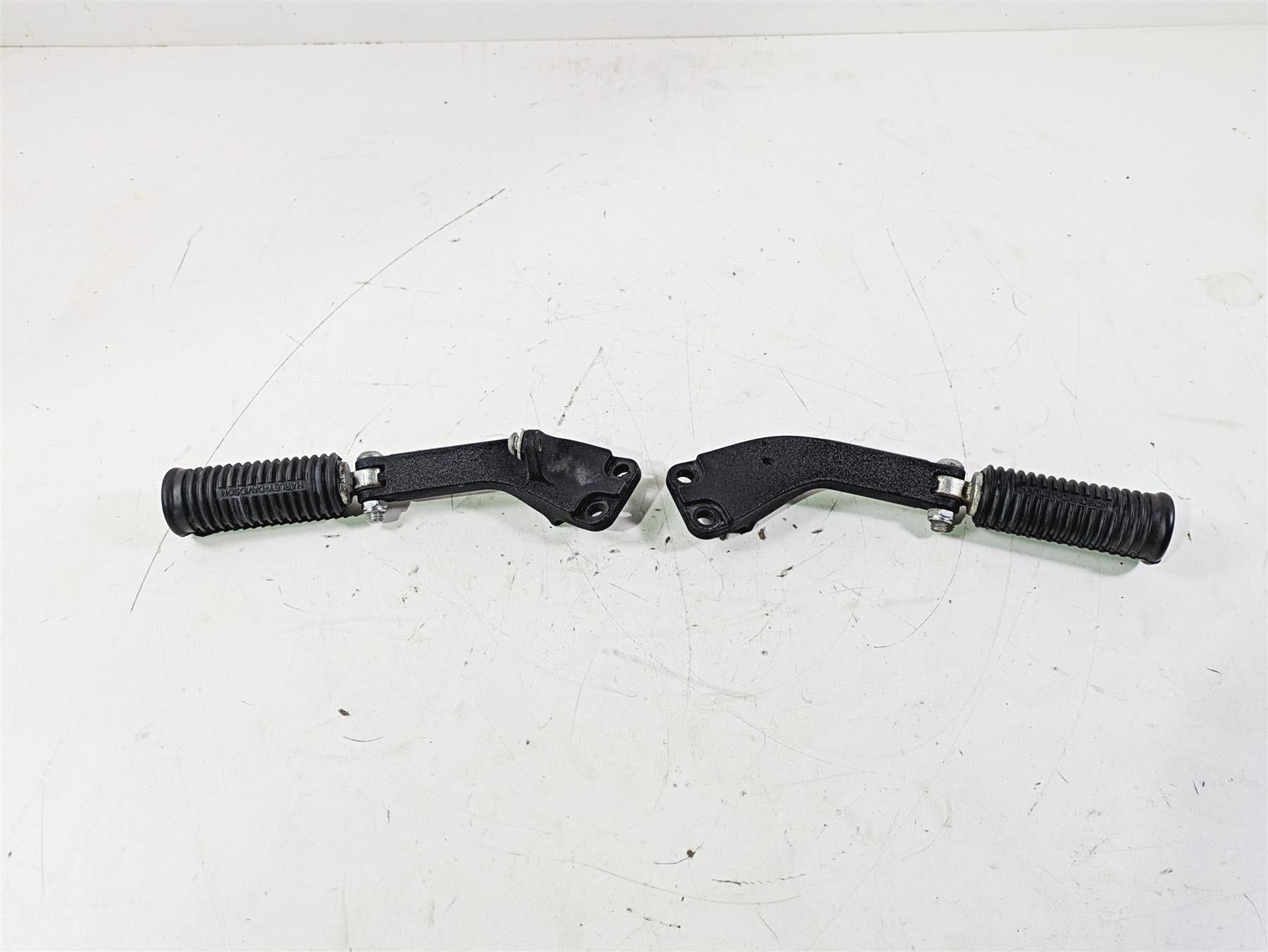 2015 Harley FXDL Dyna Low Rider Passenger Footpeg Foot Pegs 49224-06 49230-06 {{ shop.shopifyCountryName }} - Mototech271