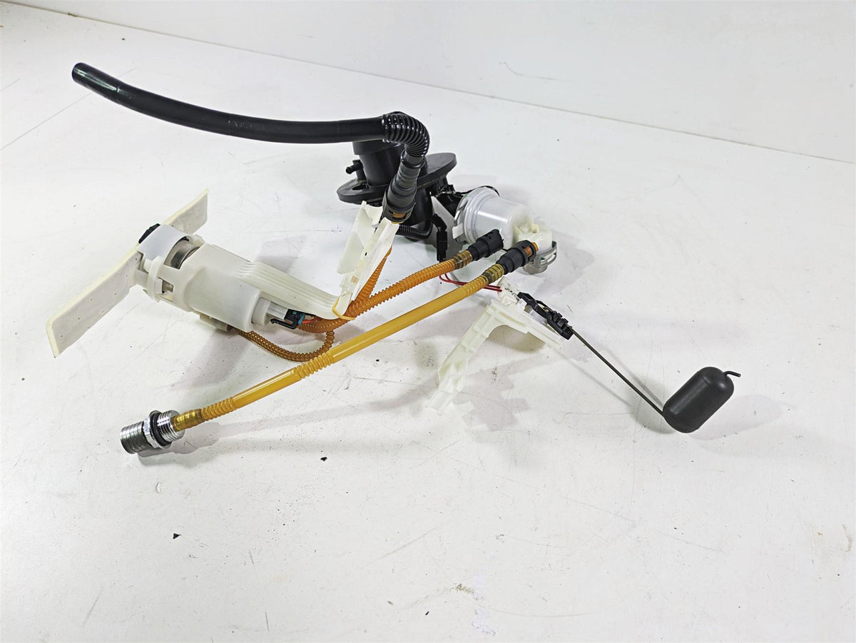 2020 Harley Touring FLHT Electra Glide Fuel Gas Petrol Pump - Tested 75069-08D {{ shop.shopifyCountryName }} - Mototech271