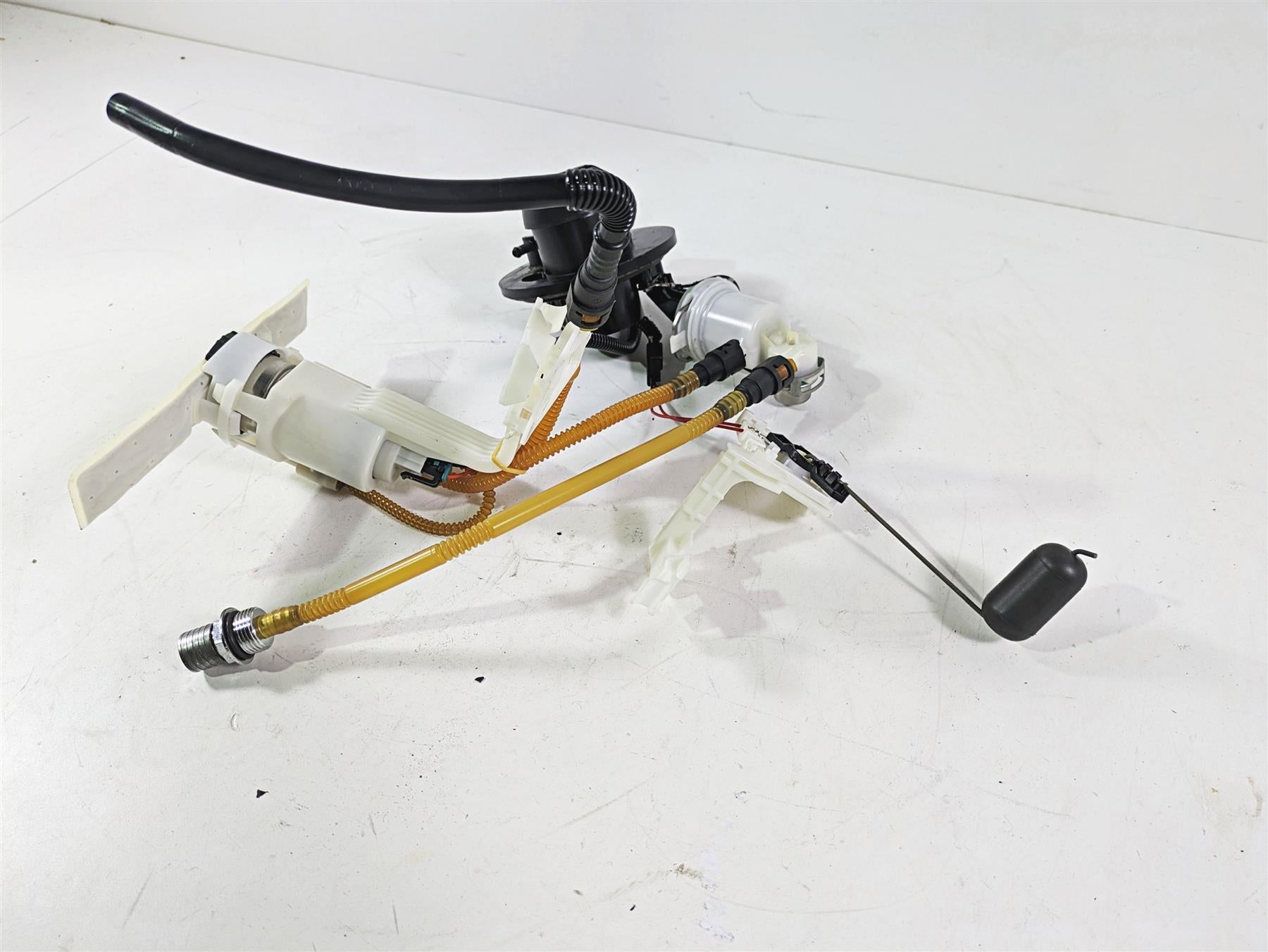 2020 Harley Touring FLHT Electra Glide Fuel Gas Petrol Pump - Tested 75069-08D {{ shop.shopifyCountryName }} - Mototech271