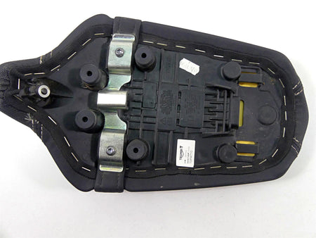 2022 Triumph Speed Triple 1200 RS Nice Rear Passenger Seat Saddle T2317015 {{ shop.shopifyCountryName }} - Mototech271