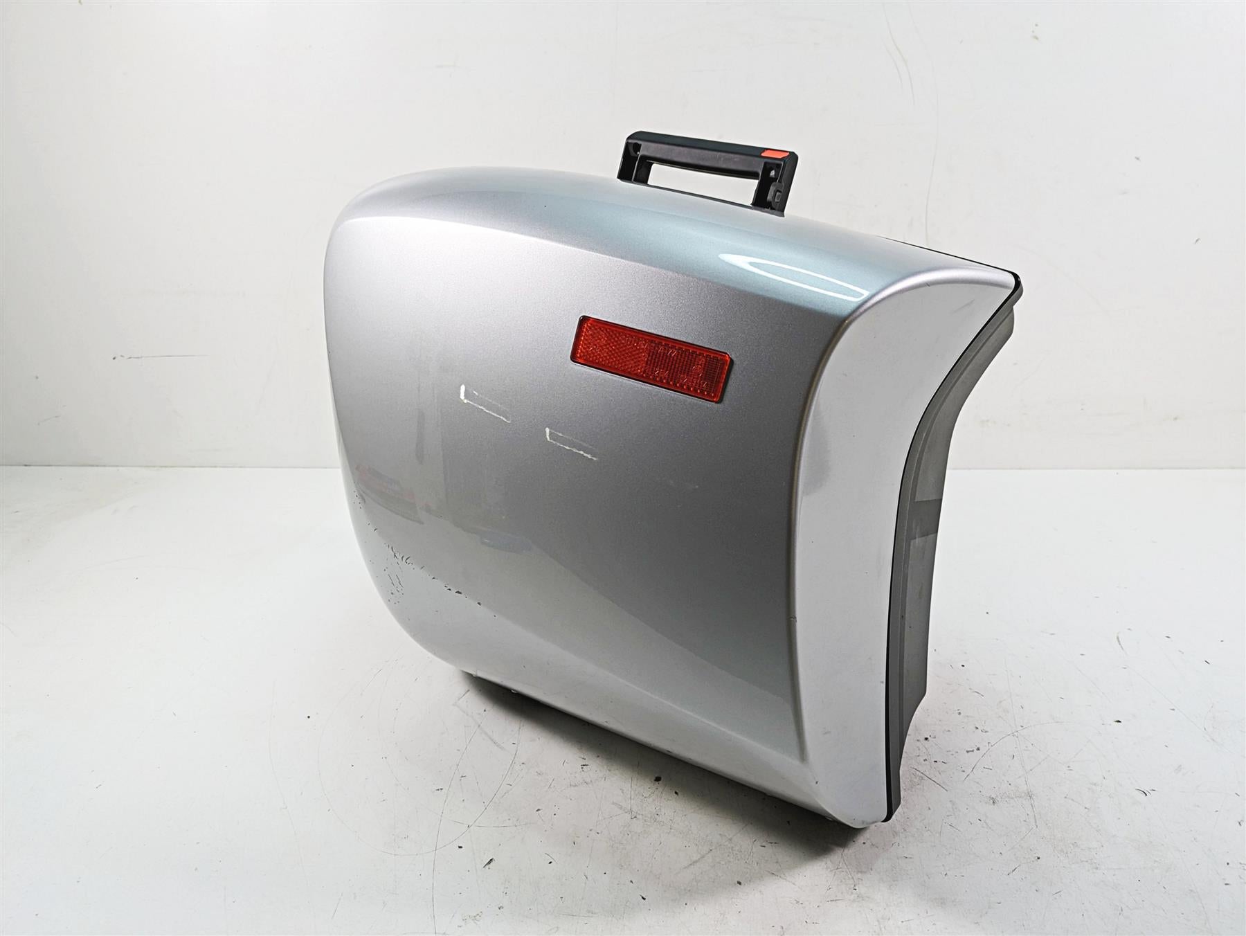 2007 BMW R1200RT K26 Left Saddlebag Saddle Bag 46547714437 {{ shop.shopifyCountryName }} - Mototech271