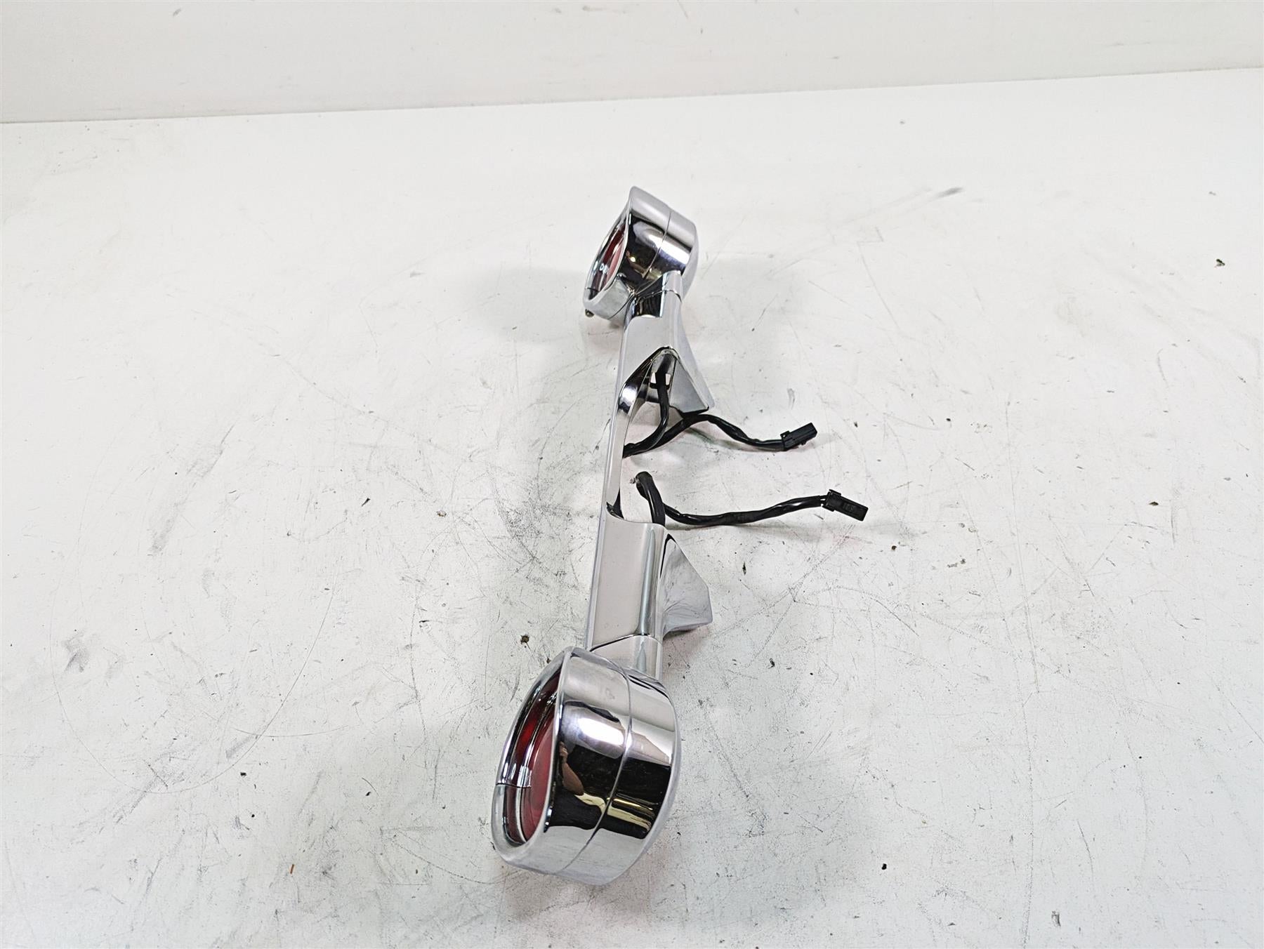 2010 Harley Touring FLHTCU Electra Glide Rear Blinker Turn Signal Bar 68510-74C {{ shop.shopifyCountryName }} - Mototech271