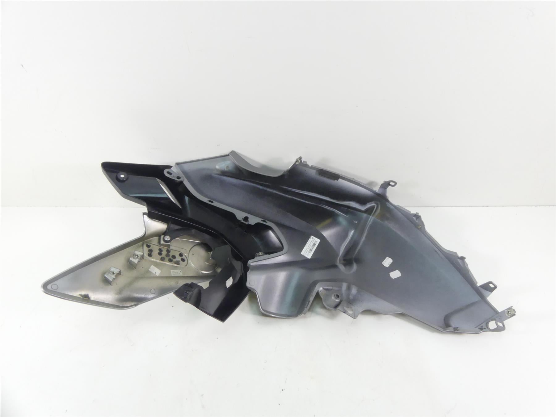 2014 BMW R1200GS K50 Right Side Fuel Gas Tank Fairing Cover + Emblem 46638533680 {{ shop.shopifyCountryName }} - Mototech271