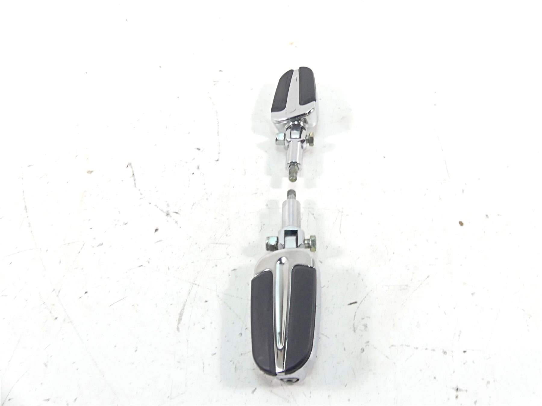 2006 Harley Softail FXSTSI Springer Rear Slipstream Footpeg Set 50942-00 {{ shop.shopifyCountryName }} - Mototech271