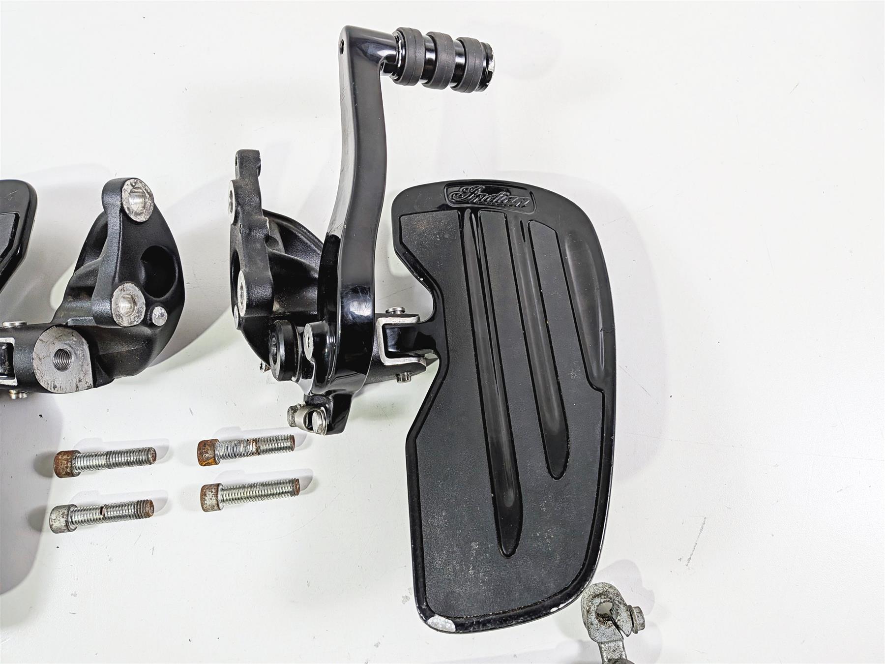 2021 Indian Scout 1200 Front Left Right Floor Board & Brake Pedal 5138883 {{ shop.shopifyCountryName }} - Mototech271