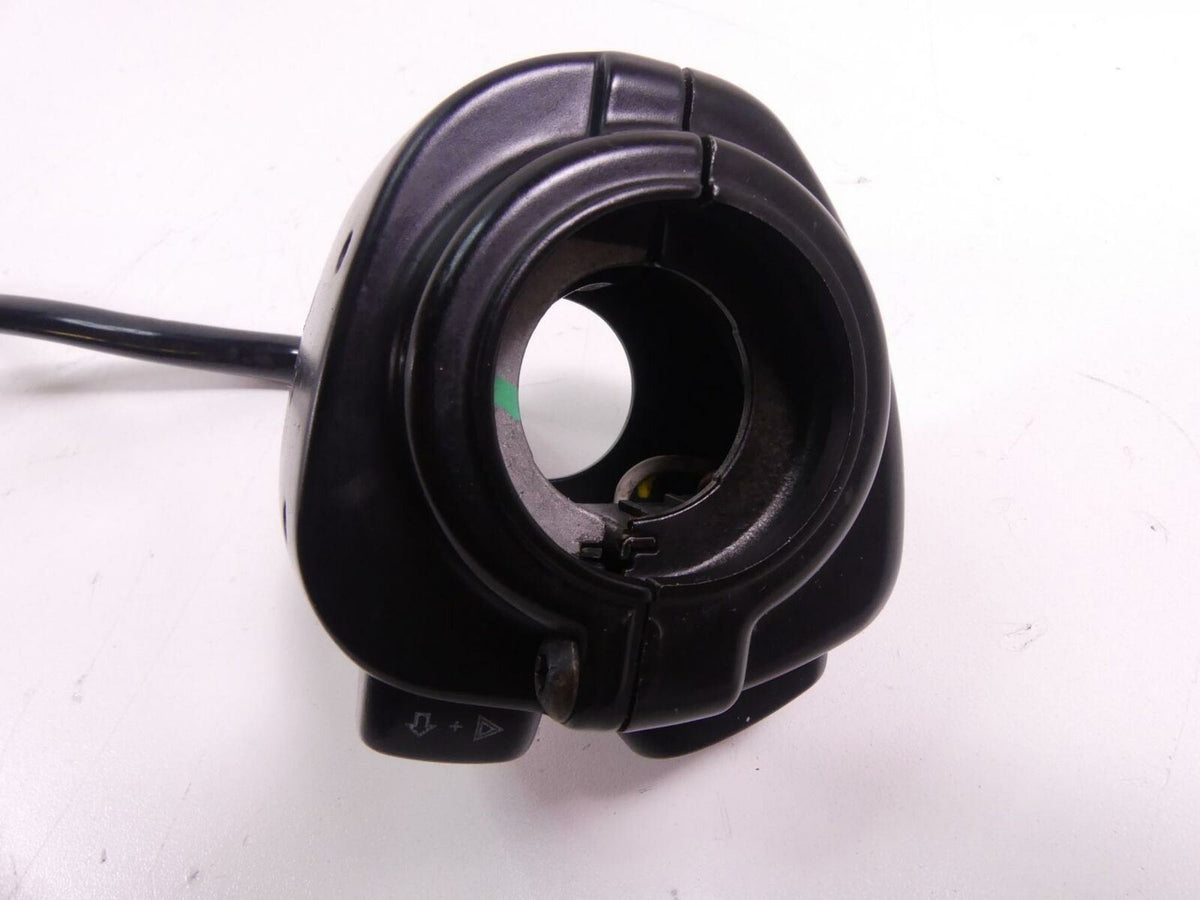 2009 Harley FXDC Dyna Super Glide Left Control Horn Turn Signal Switch 71682-06A {{ shop.shopifyCountryName }} - Mototech271