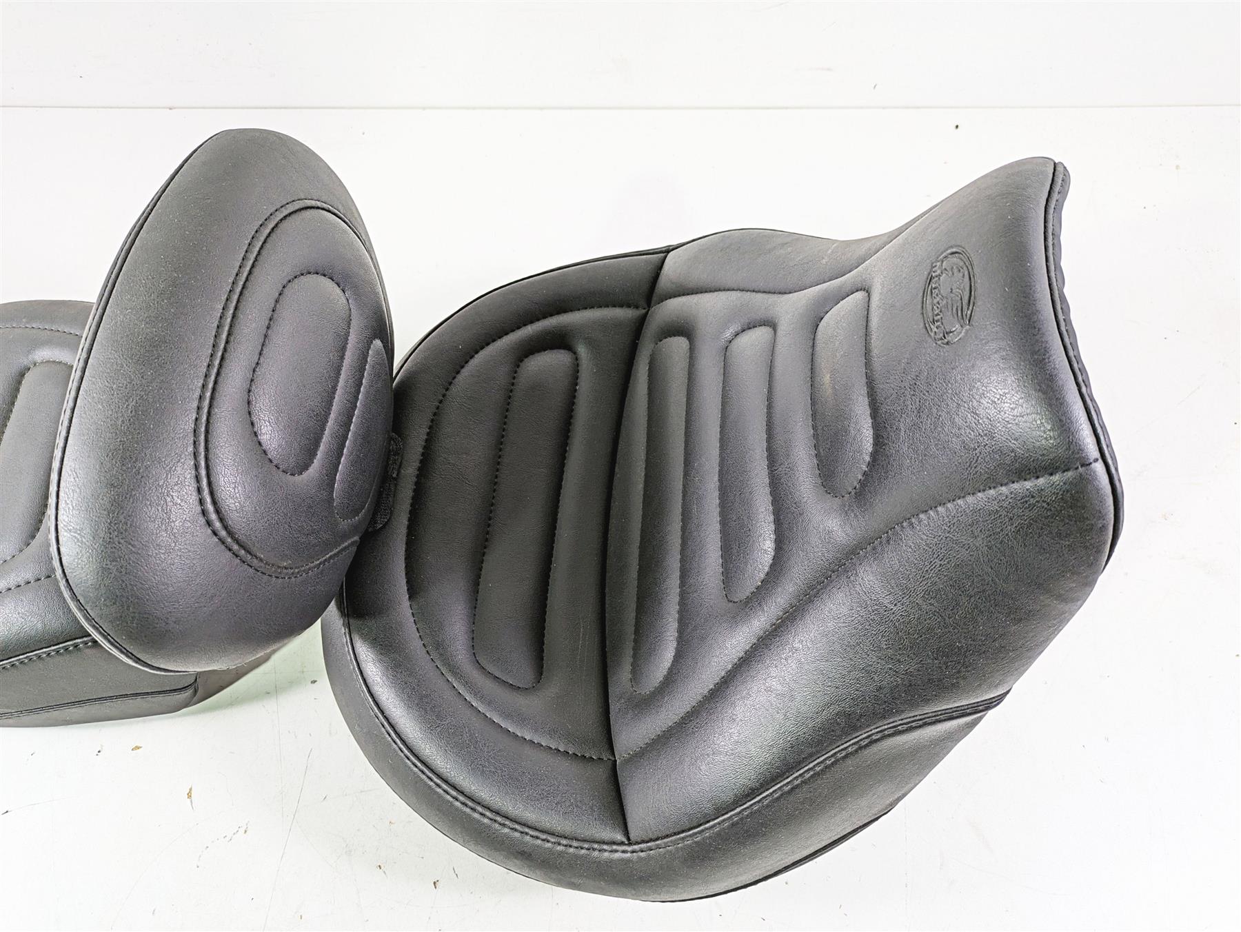 2018 Harley Softail FXFBS Fat Bob Mustang Touring Seat Saddle & Backrest 79334 {{ shop.shopifyCountryName }} - Mototech271