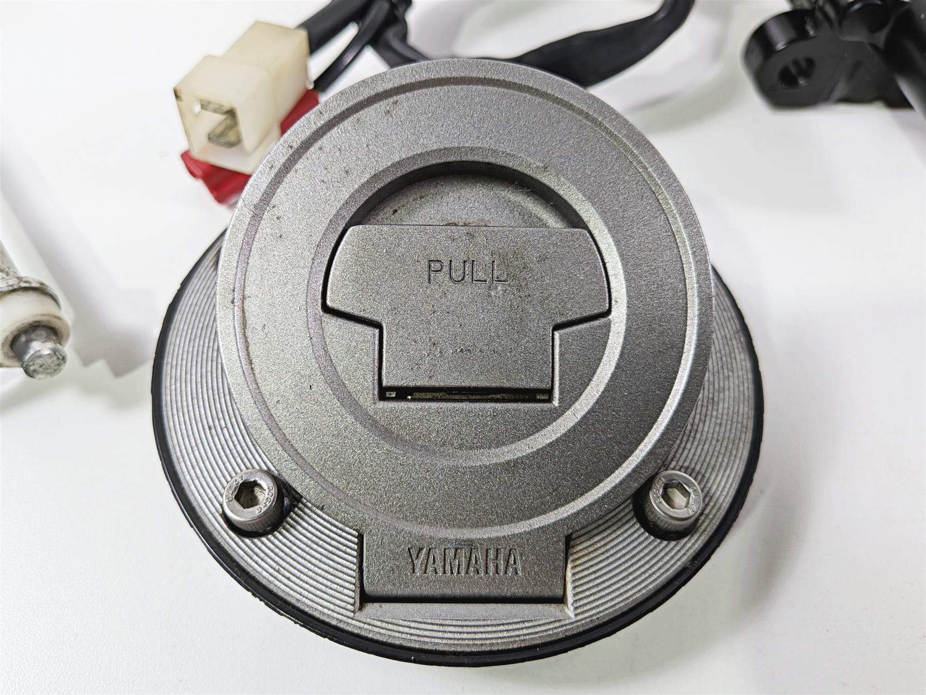 2008 Yamaha YZF R1 RN19 Ignition Switch Key Lock Gas Cap Seat Set 4C8-82501-10 {{ shop.shopifyCountryName }} - Mototech271