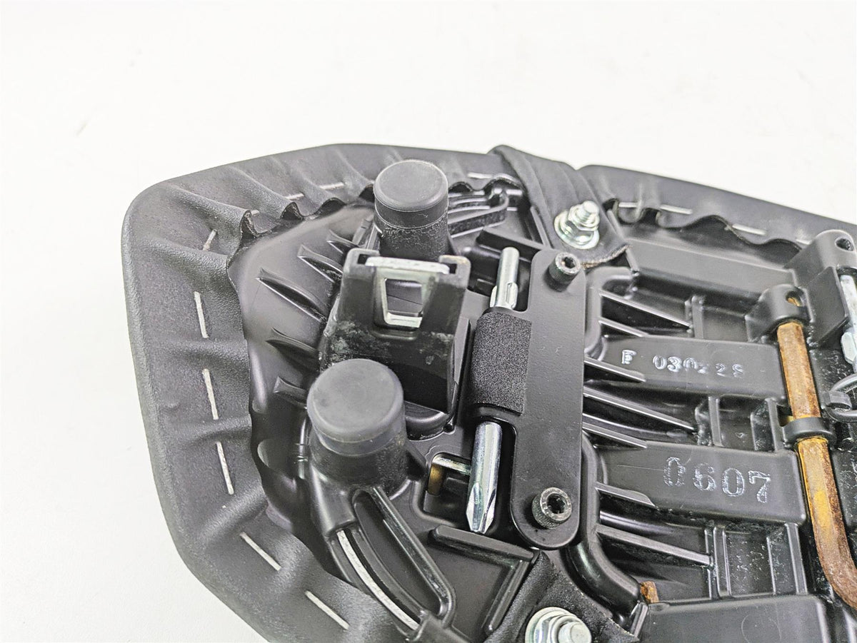 2020 Kawasaki ZX6R ZX636 Ninja Rear Passenger Seat Saddle 53066-0607-12Y {{ shop.shopifyCountryName }} - Mototech271