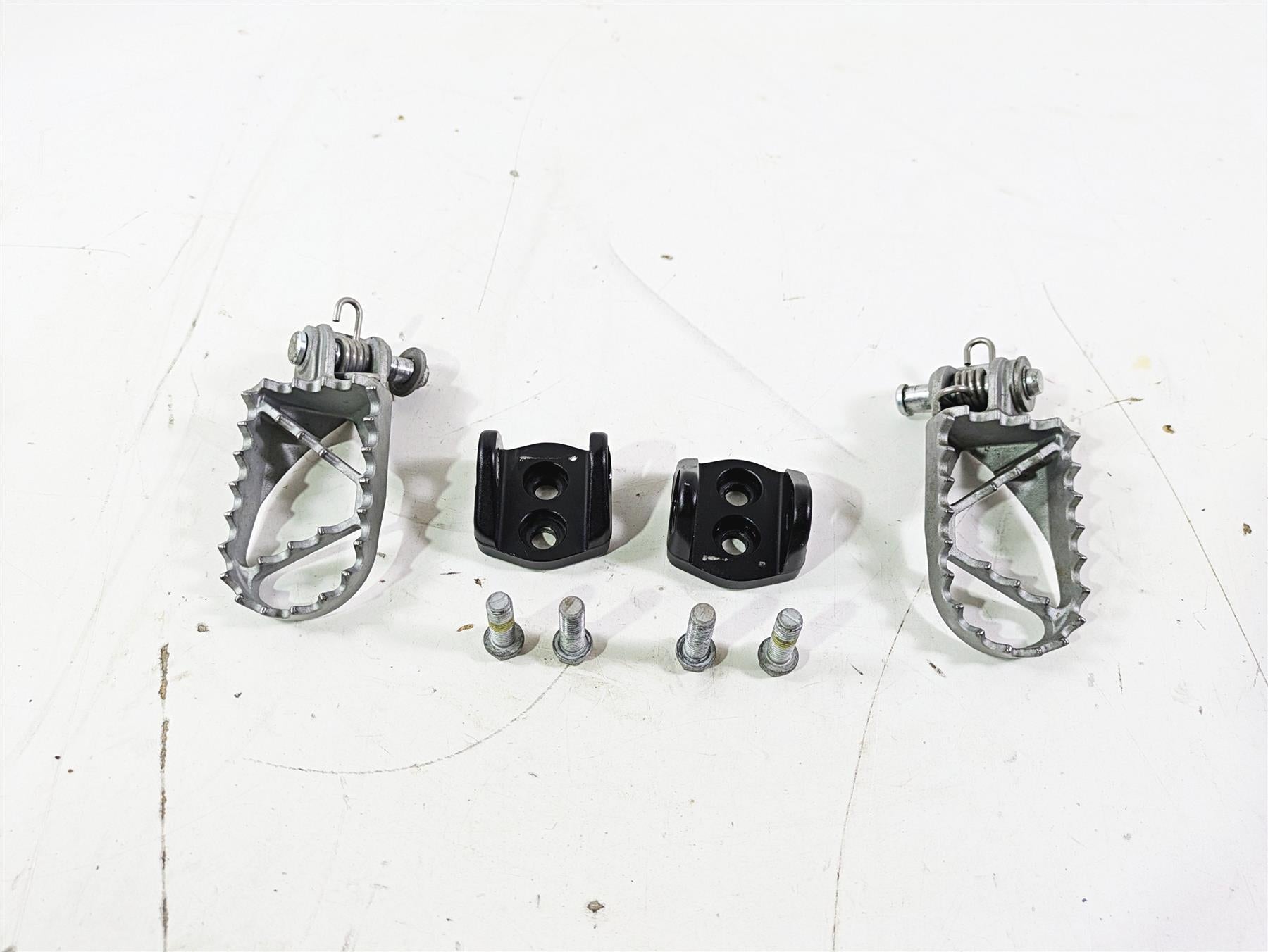 2022 KTM 1290 Super Adventure S Rider Footpeg Set & Clips & Bolts 61903040033 | Mototech271