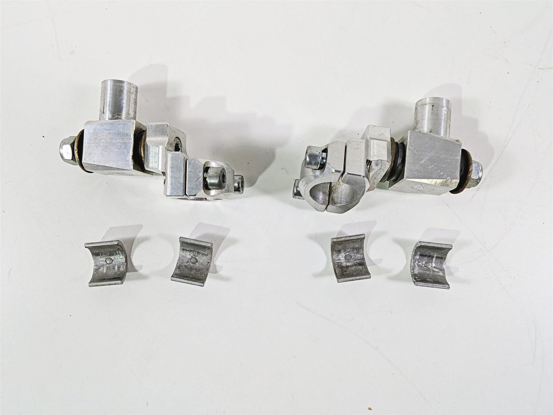 2015 Triumph Tiger Explorer XC Rox Anti-Vibration Handlebar Riser Set {{ shop.shopifyCountryName }} - Mototech271
