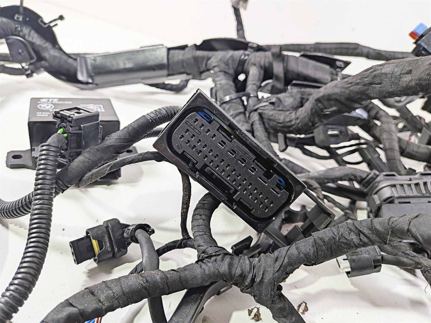 2016 BMW R1200RT RT RTW K52 Main & Engine Wiring Harness 61118562118 {{ shop.shopifyCountryName }} - Mototech271