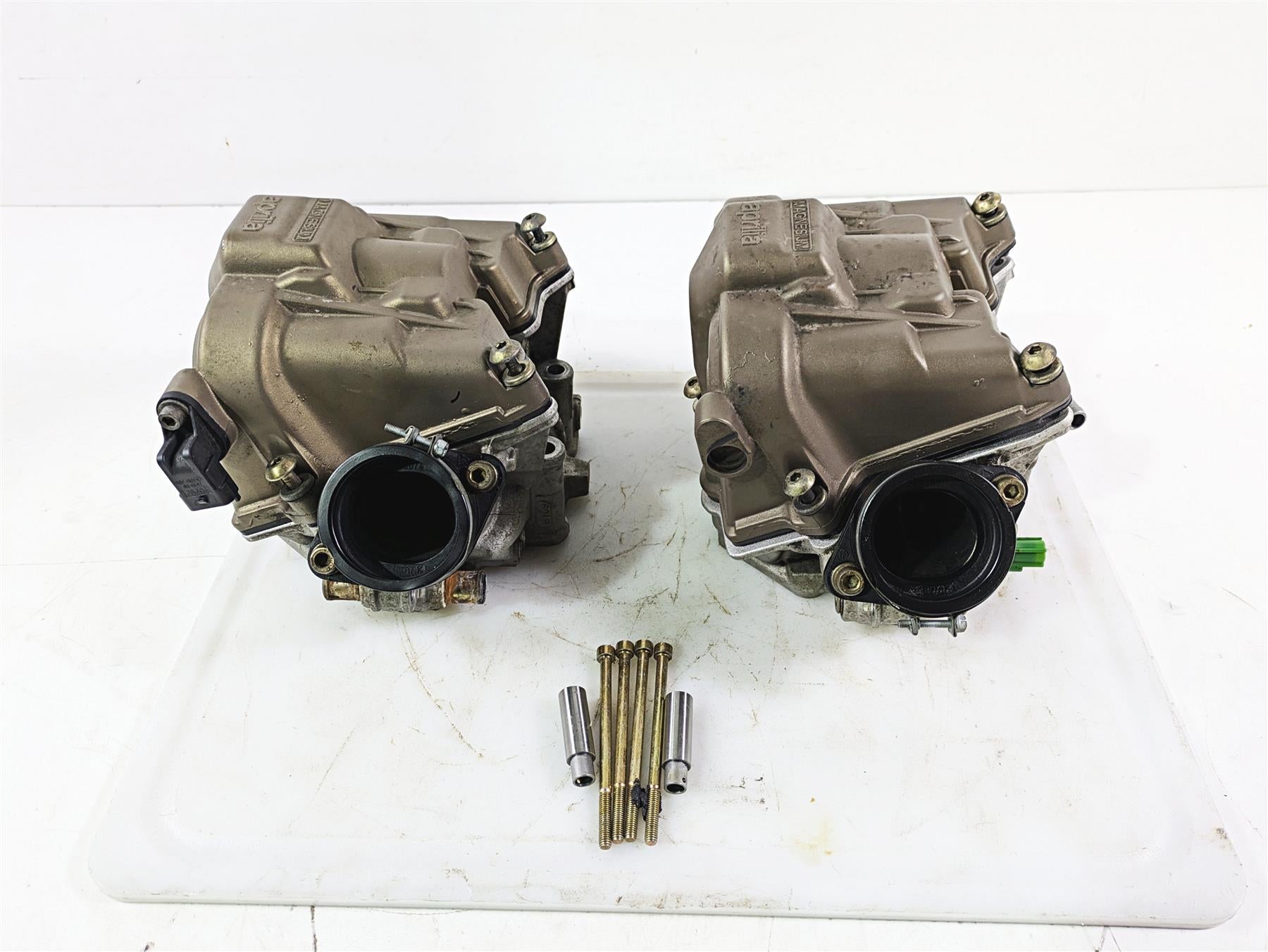 2008 Aprilia RSVR 1000 Factory Cylinder Head Cylinderhead Camshaft Set AP0623365 {{ shop.shopifyCountryName }} - Mototech271