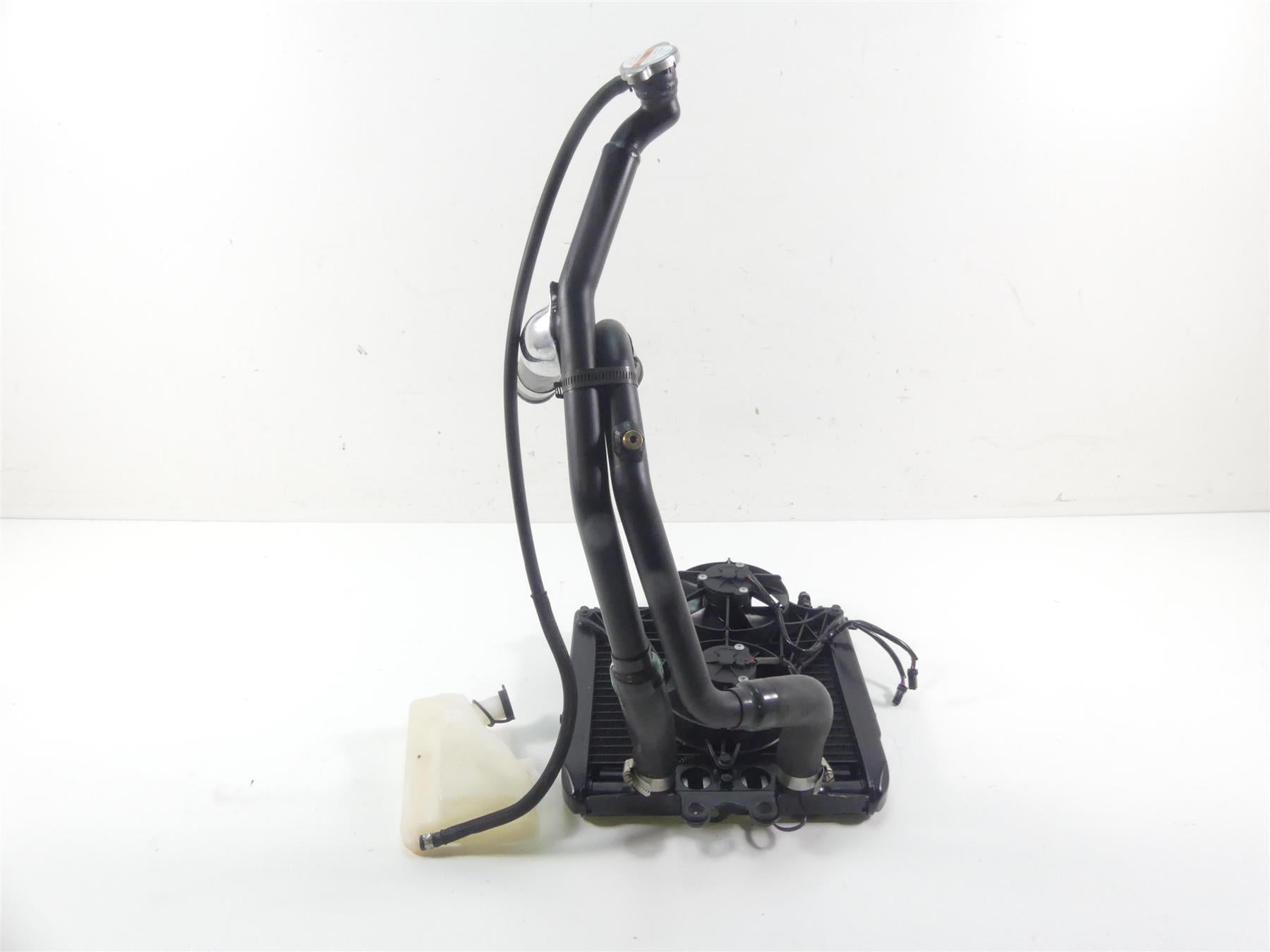 2006 Harley VRSCD Night Rod Radiator Fans Reservoir Hoses Set 26722-04 {{ shop.shopifyCountryName }} - Mototech271