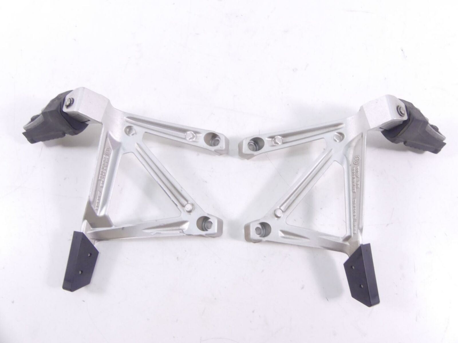 2017 BMW R1200GS GSW K50 Rear Passenger Foot Peg Footpeg Set 46718556265 {{ shop.shopifyCountryName }} - Mototech271